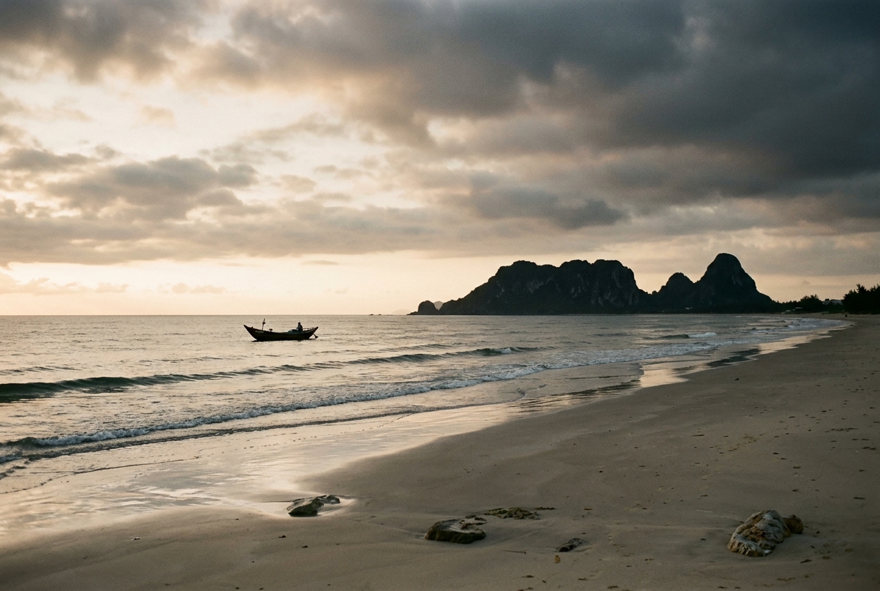 Quiet coastline of Da Nang at dawn