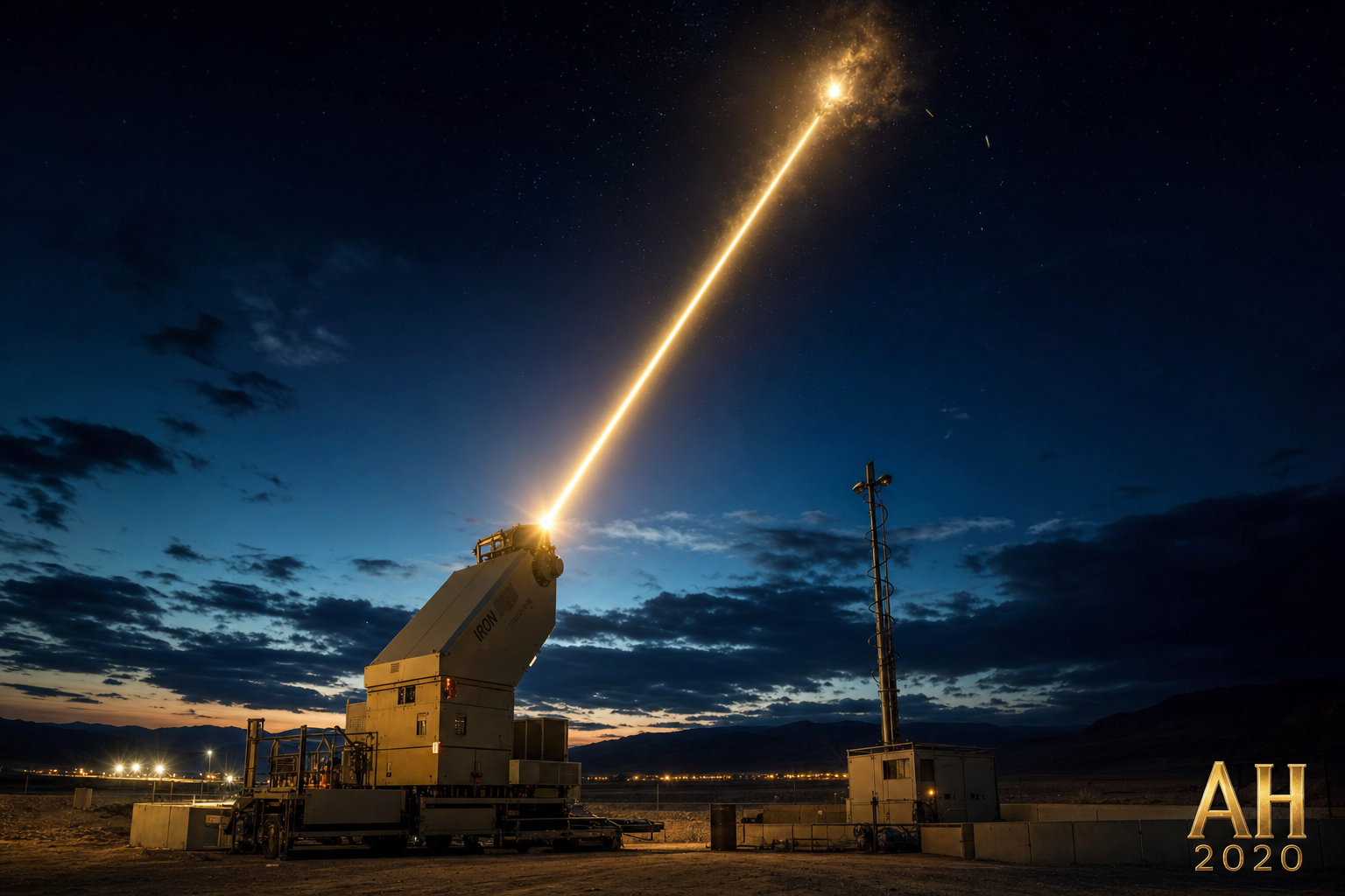 Système Iron Beam en action — faisceau laser tiré dans le ciel nocturne depuis une base militaire dans le désert